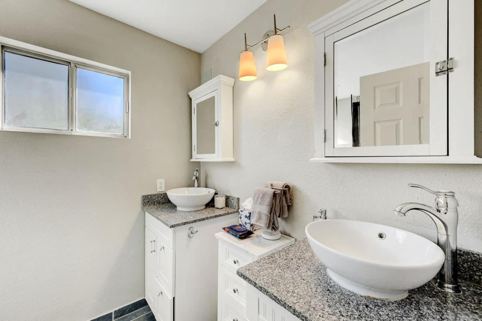 Bright Fun Spacious With Pool *