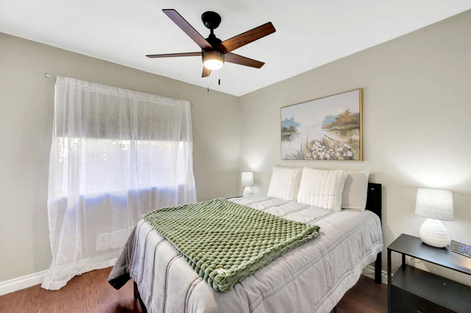Bright Fun Spacious With Pool Holiday home Las Vegas